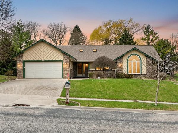 224 Deer Ridge Drive, West Bend, WI 53095