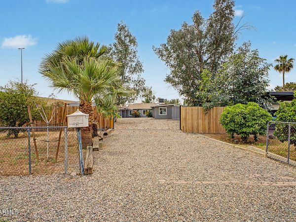 2501 W HAYWARD Avenue, Phoenix, AZ 85051