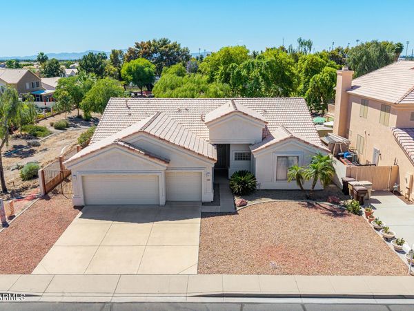 15842 N 76th Lane, Peoria, AZ 85382