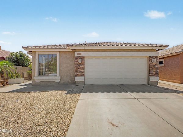 885 E KYLE Court, Gilbert, AZ 85296