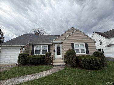 50 New Hartford Street , New Hartford, NY 13417