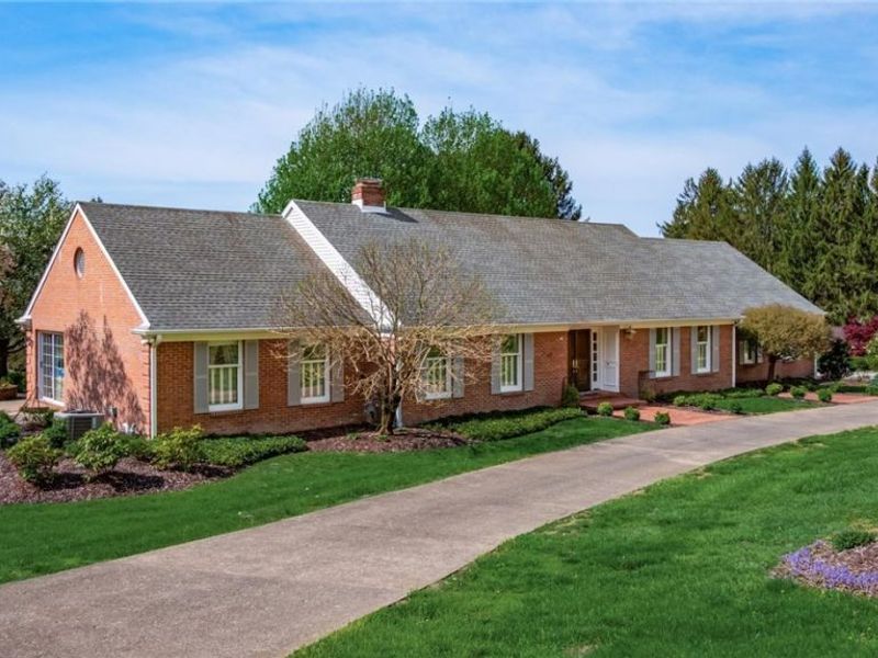 480 W Highland Drive, Zanesville, OH 43701 Photo 1