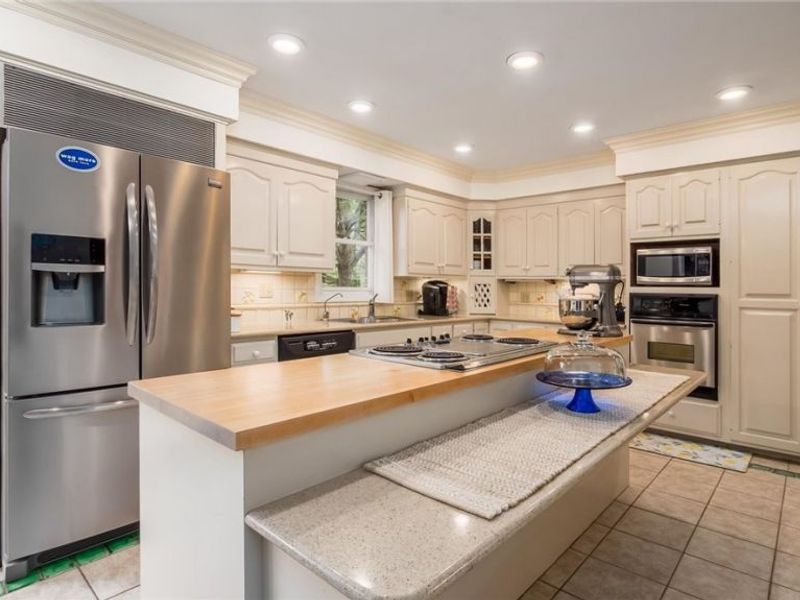 480 W Highland Drive, Zanesville, OH 43701 Photo 9