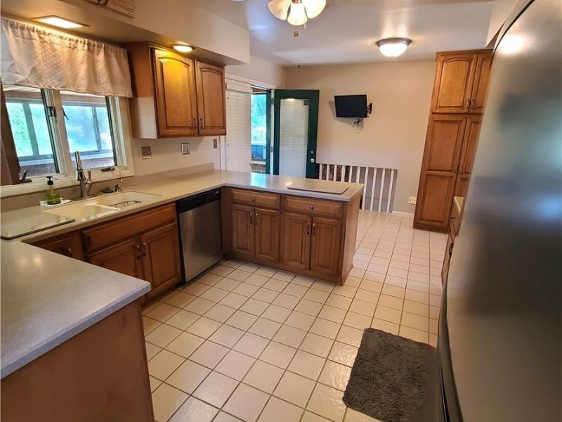 106 Martha Drive, Saint Clairsville, OH 43950 Photo 6