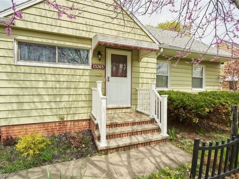 13203 Woodward Boulevard, Garfield Heights, OH 44125 Photo 2