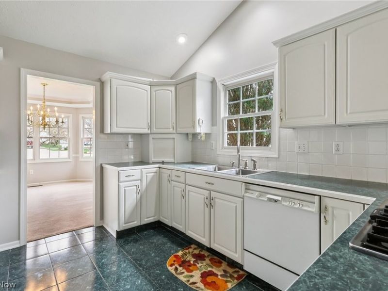 616 Sally Circle, Wadsworth, OH 44281 Photo 10