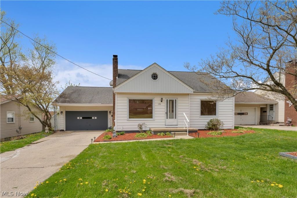 190 Struthers Liberty Road , Campbell, OH 44405