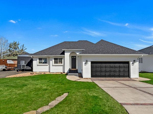 3773 SW Timber Avenue, Redmond, OR 97756