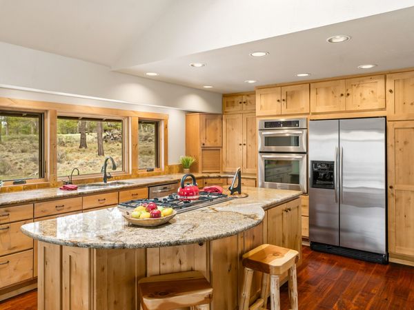 57678 Yellow Pine Lane, Unit 17, Sunriver, OR 97707