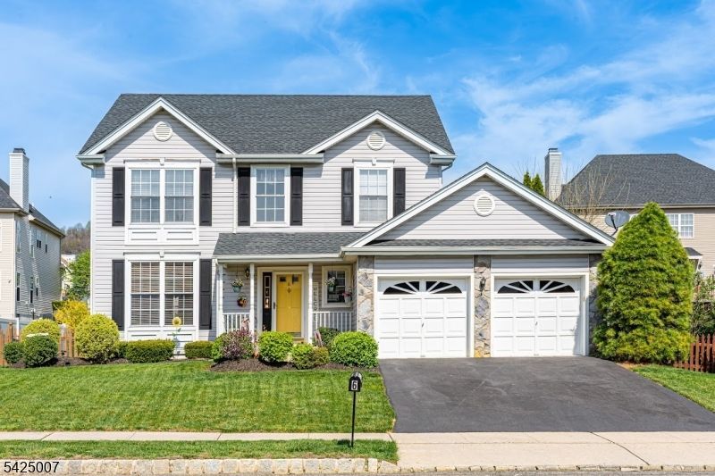 6 Kyle Dr, Lopatcong, NJ 08865 Main Photo