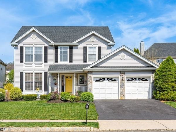 6 Kyle Dr, Lopatcong, NJ 08865