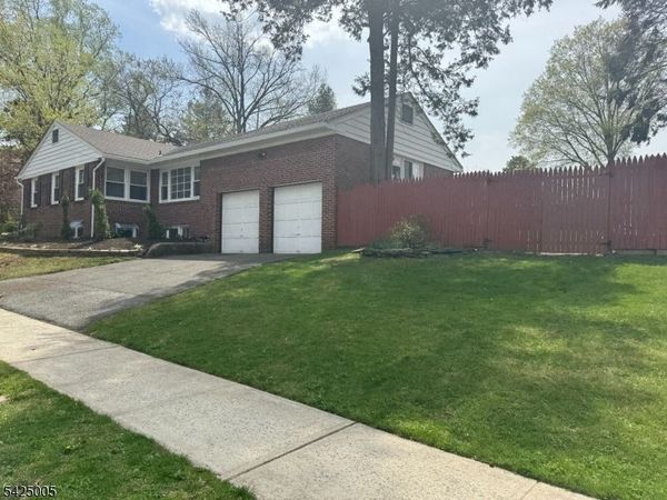 495 Berkeley Ave, Orange, NJ 07050
