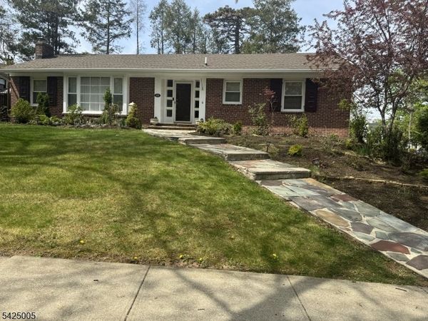 495 Berkeley Ave, Orange, NJ 07050