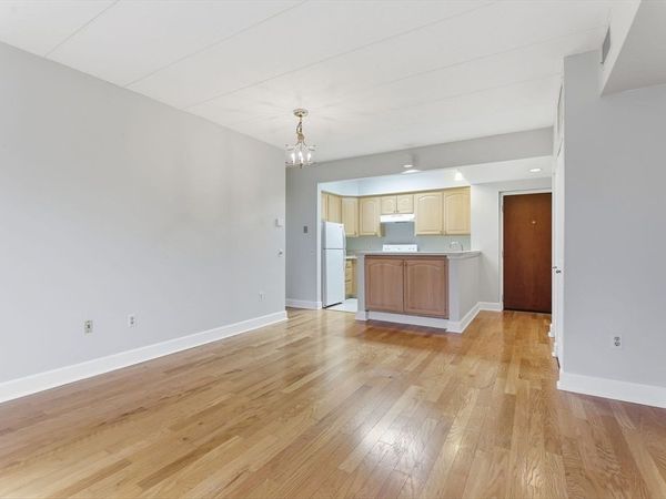 34 Sumner Ave, Unit 210, Springfield, MA 01108