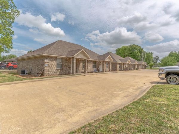 1012 N Main St, Jonesboro, AR 72401