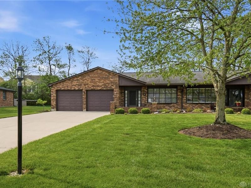 352 Kimbary Drive, Washington Township, OH 45458 Photo 2