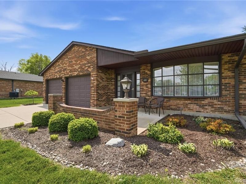 352 Kimbary Drive, Washington Township, OH 45458 Photo 4