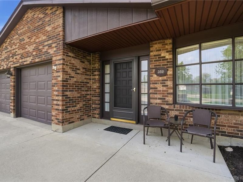 352 Kimbary Drive, Washington Township, OH 45458 Photo 5