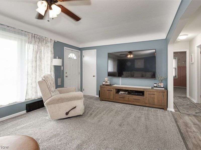 30404 Oakdale Road, Willowick, OH 44095 Photo 3