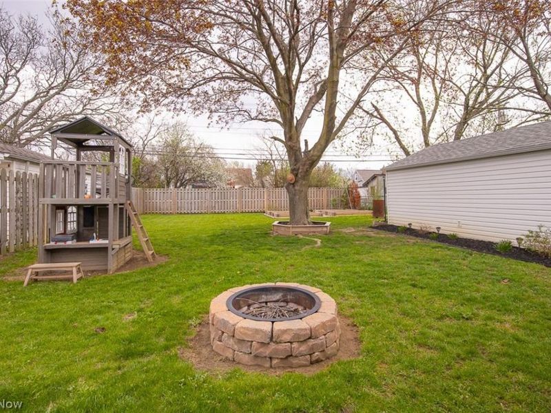 30404 Oakdale Road, Willowick, OH 44095 Photo 30