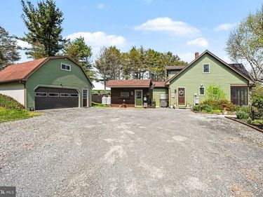 72 GREENING LIFE LANE, SHERMANS DALE, PA 17090