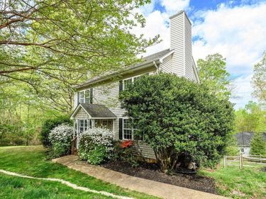 1591 REYNOVIA DR, CHARLOTTESVILLE, VA 22902