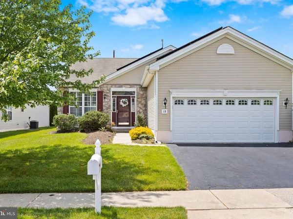 18 AMBROSE DRIVE, COLUMBUS, NJ 08022