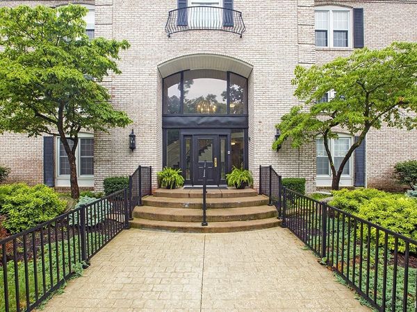 1077 Greenleaf Boulevard, Unit 101, Elkhart, IN 46514