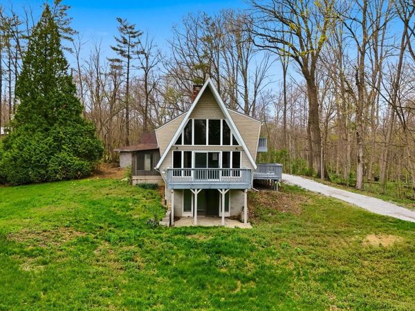 11480 N Roanoke Road, Roanoke, IN 46783