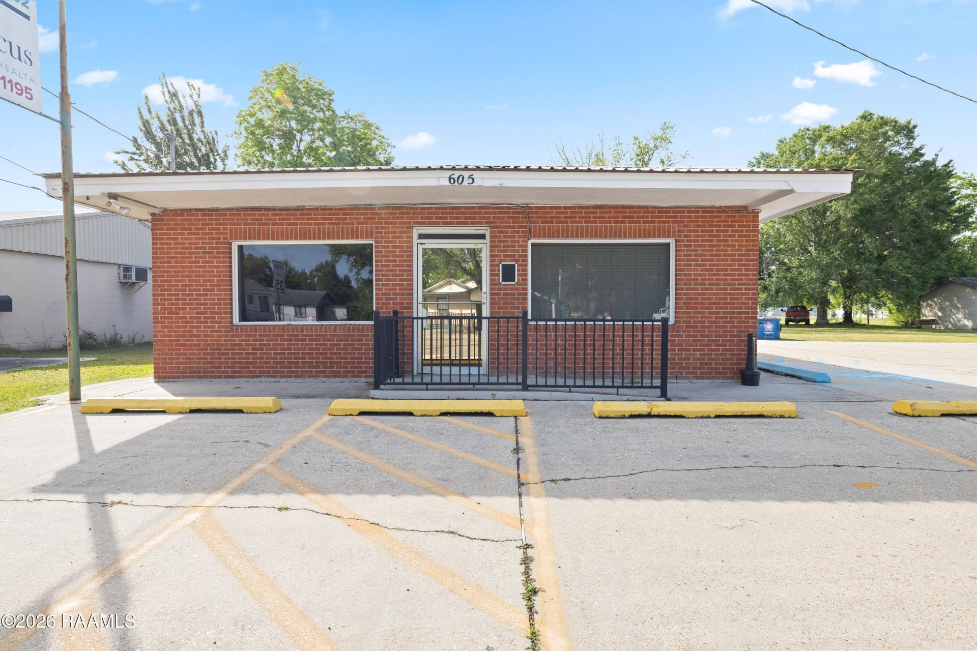 605 S Lewis Street, New Iberia, LA 70560 Main Photo