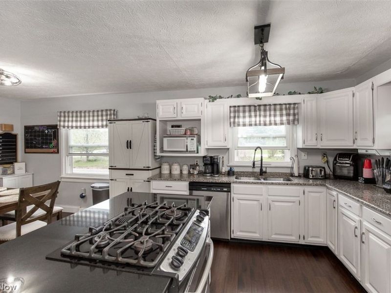 139 Aurora Hudson Road, Aurora, OH 44202 Photo 11