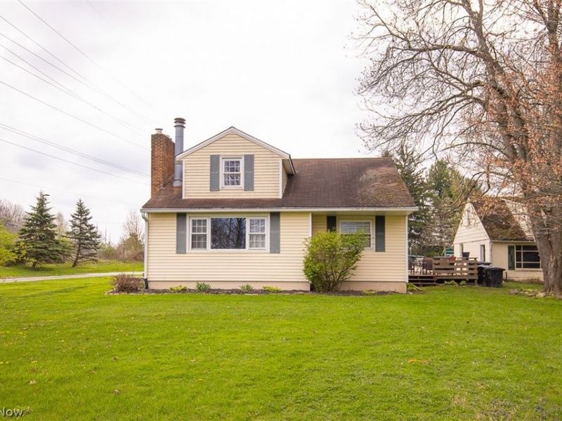 139 Aurora Hudson Road, Aurora, OH 44202 Photo 2