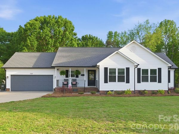 723 Pinehaven Circle, Clover, SC 29710