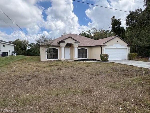 307 SE 1st PL, CAPE CORAL, FL 33990