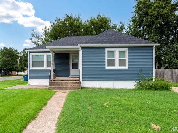 110 W 4T ST, St Jacob, IL 62281