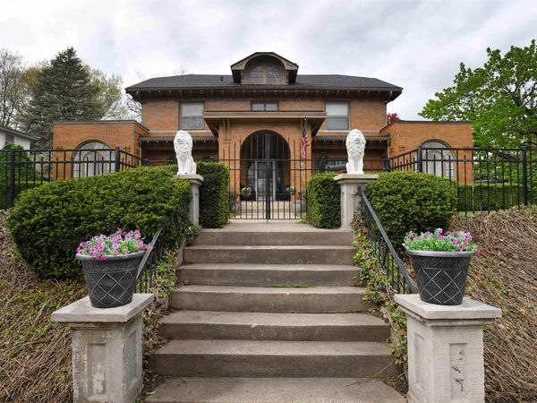 1515 NE GLEN OAK Avenue, Peoria, IL 61603