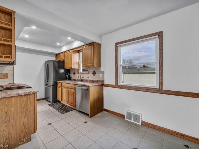 5360 E 131st Street, Garfield Heights, OH 44125 Photo 7