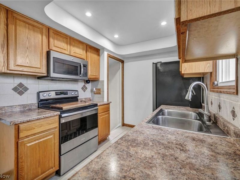 5360 E 131st Street, Garfield Heights, OH 44125 Photo 9