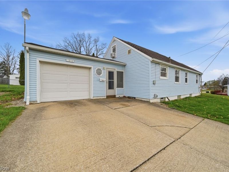 1814 Demington Avenue NW, Canton, OH 44708 Photo 3