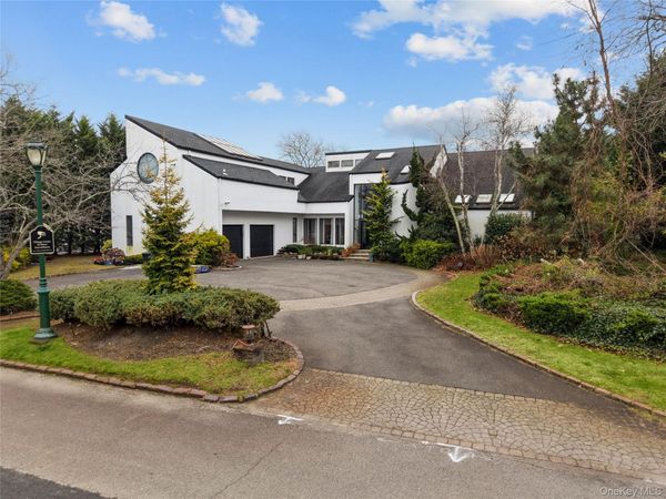 1010 Seawane Drive , Hewlett Harbor, NY 11557