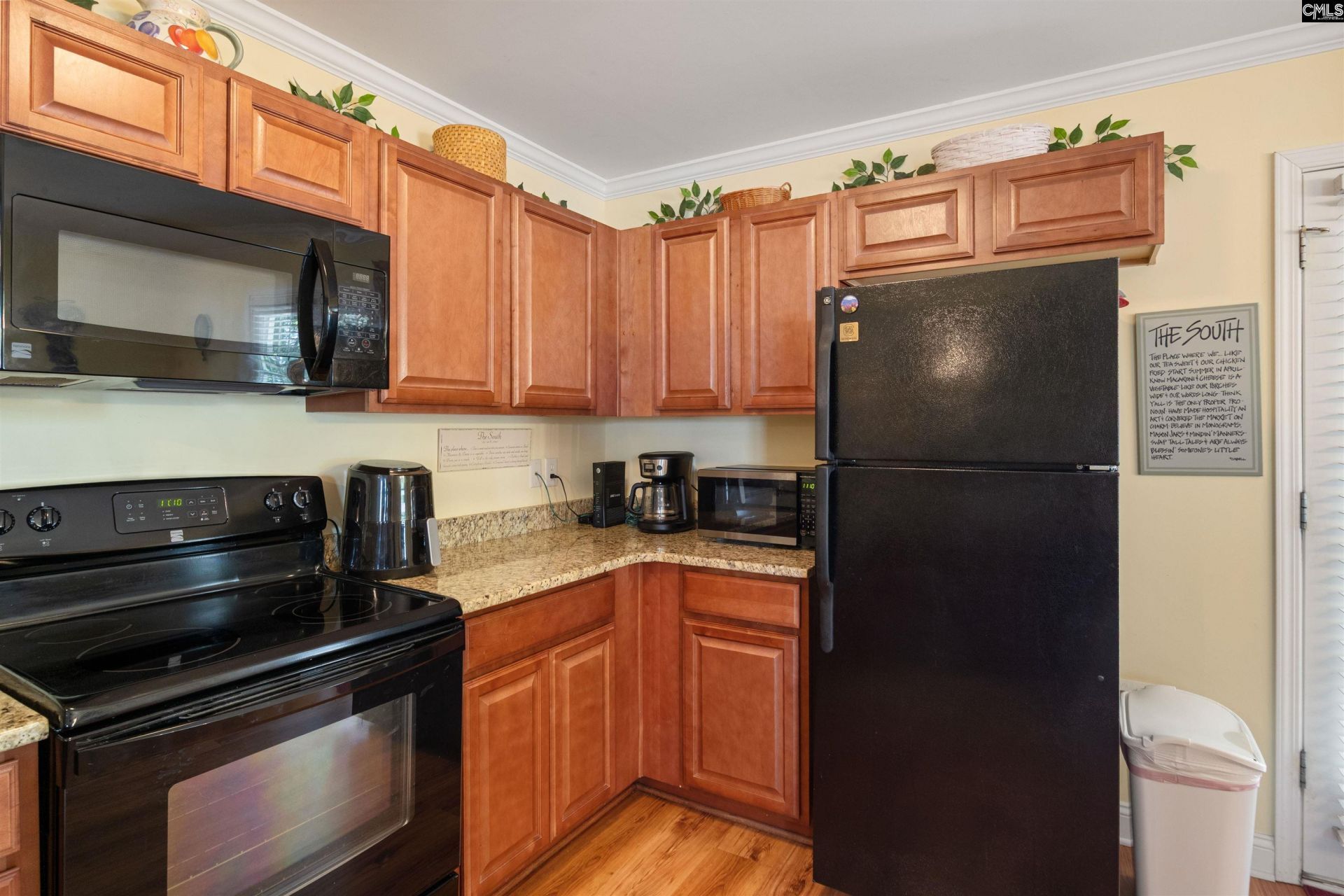 1072 Kingston Village Loop Photo 11