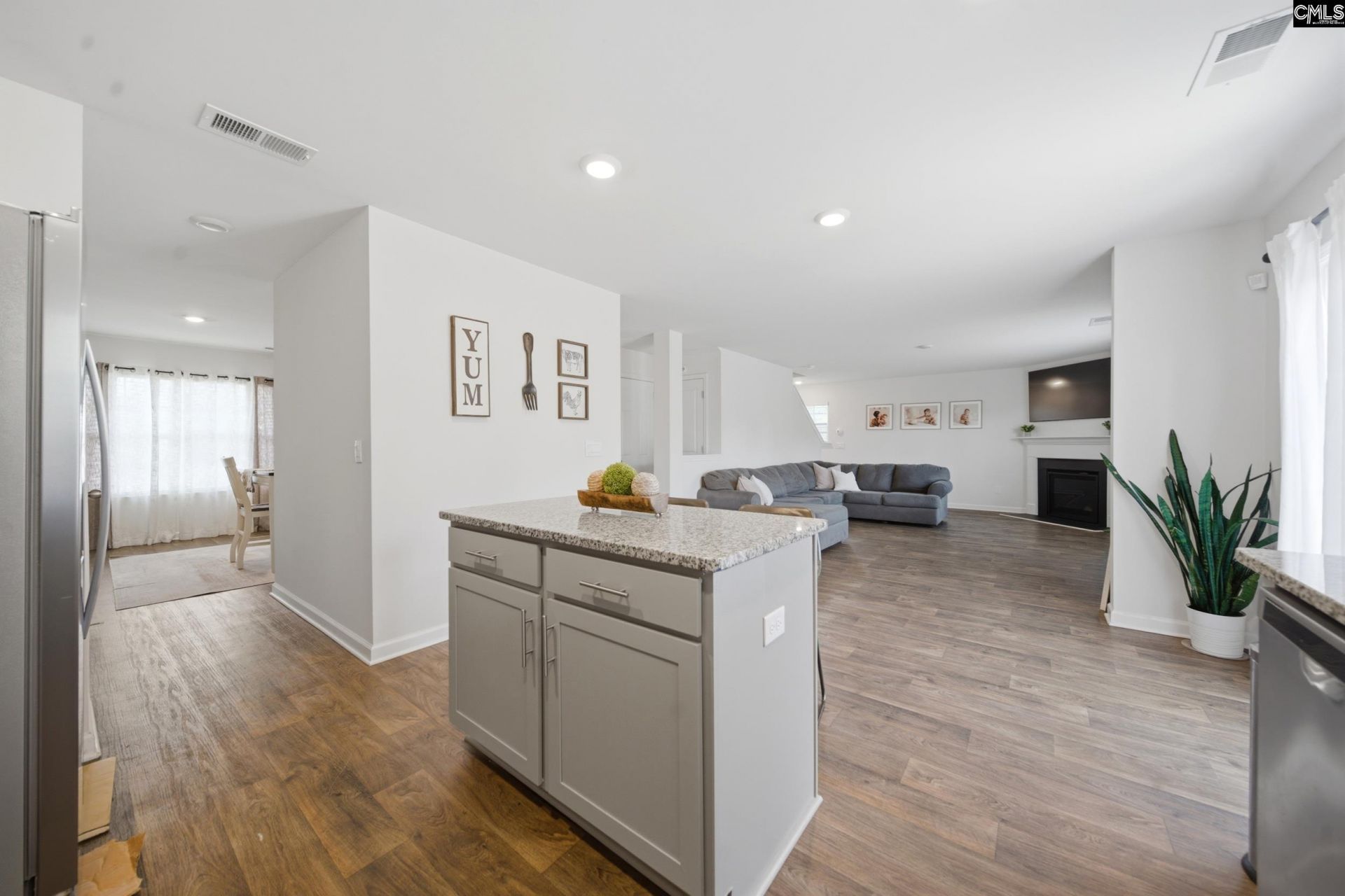 102 Rippling Way Photo 6