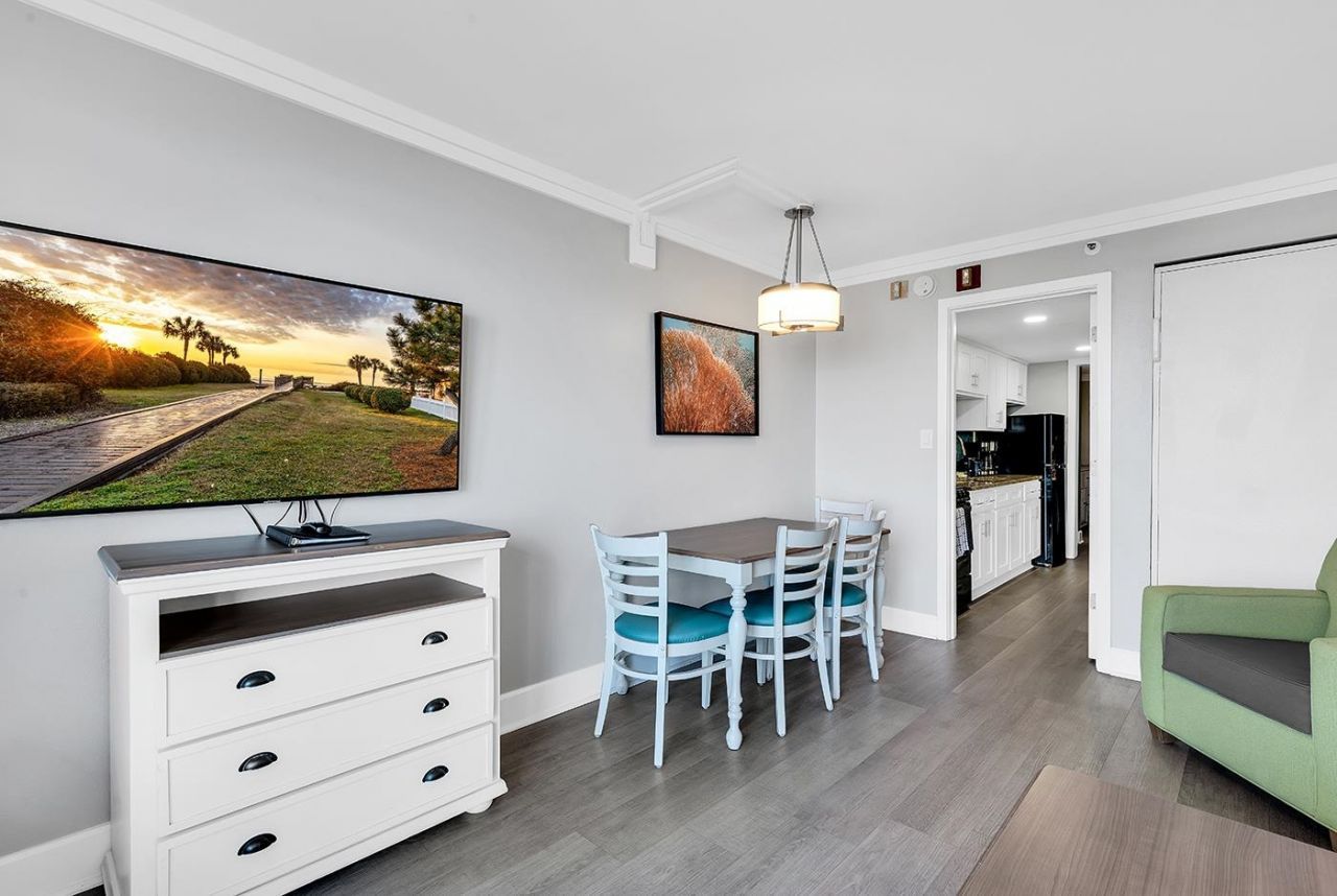 7200 N Ocean Blvd.  Photo 7