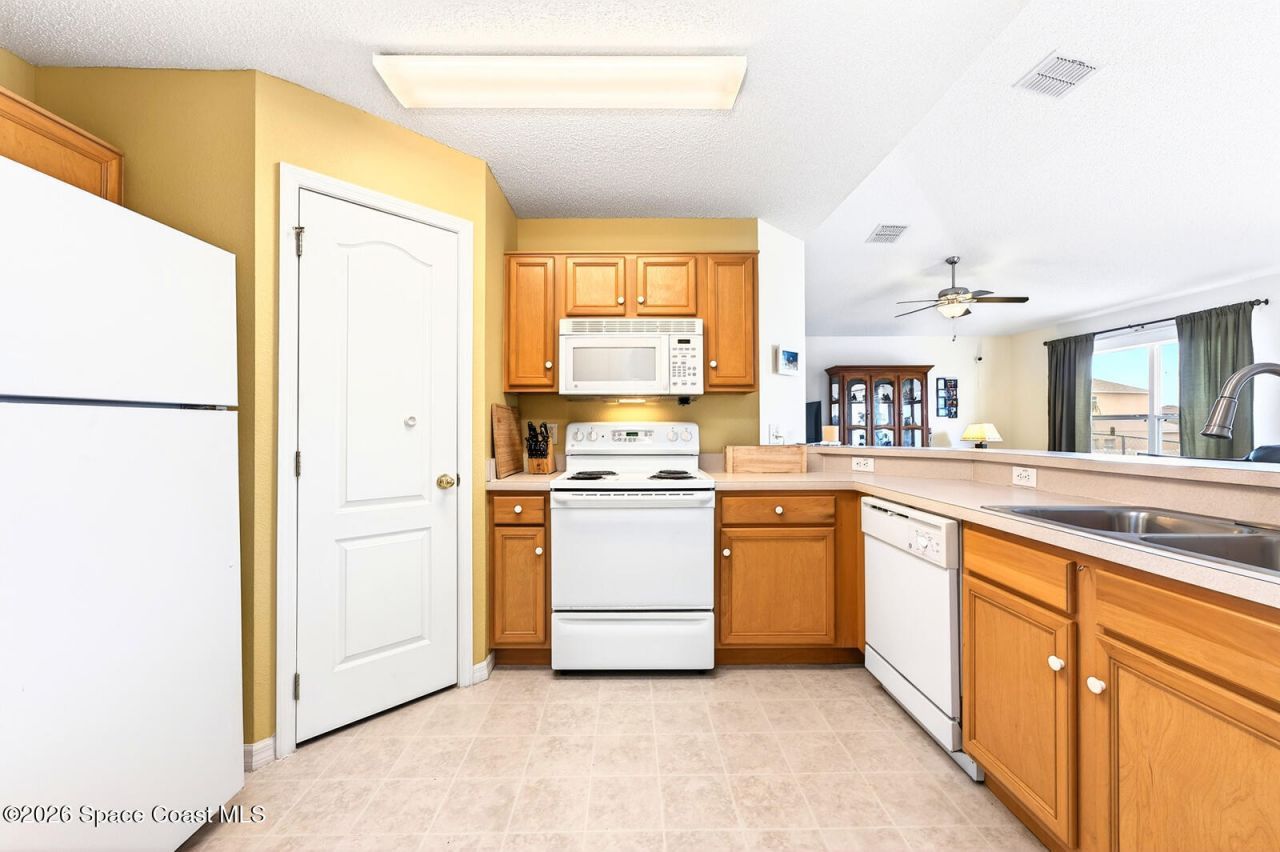 416 Lakeview Road, Poinciana, FL 34759 Photo