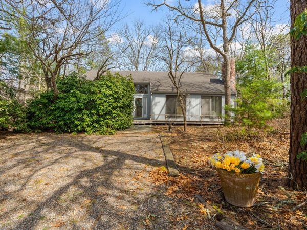 213 Fells Pond Road , Mashpee, MA 02649