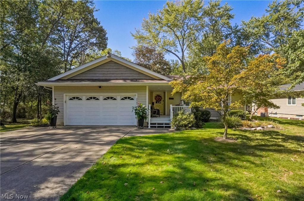 2944 Vincent Road, Silver Lake, OH 44224 Main Photo