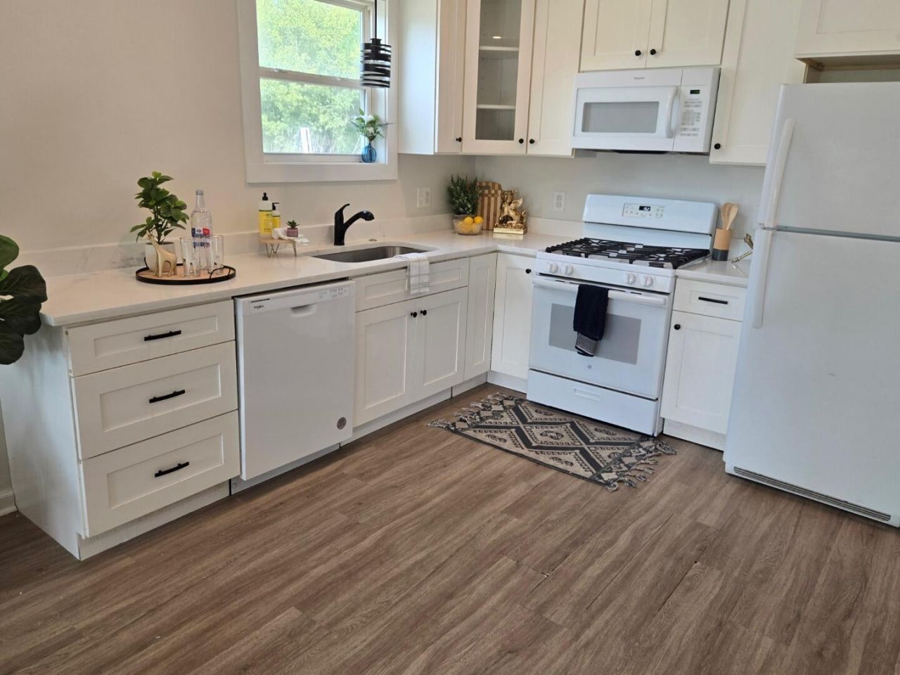 2363 Cosmopolitan Street Photo 4