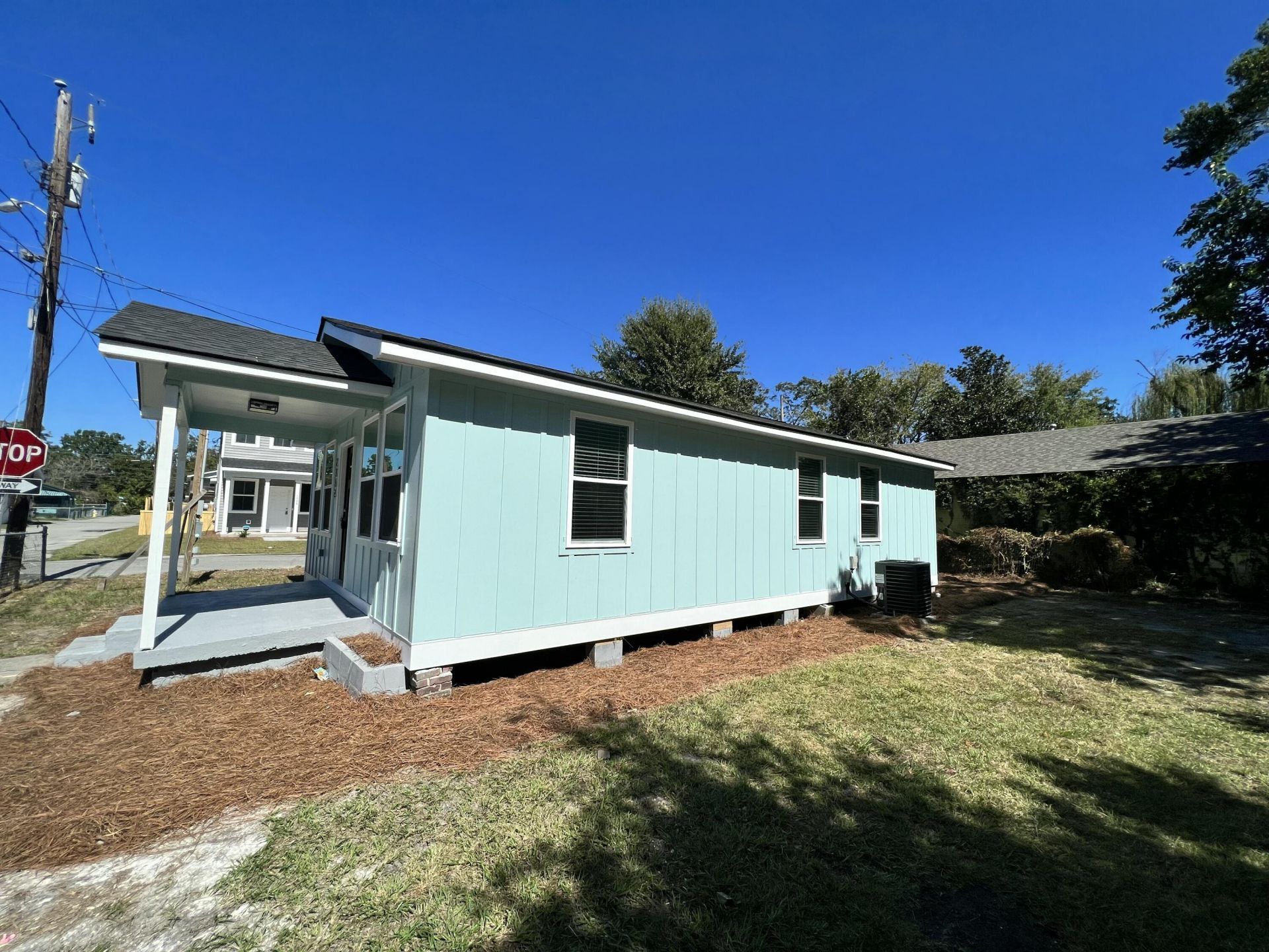 2363 Cosmopolitan Street Photo 9