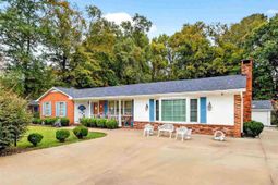 2405 Bennett Drive photo 4