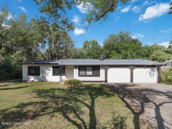 2530 Pine Avenue , Mims, FL 32754